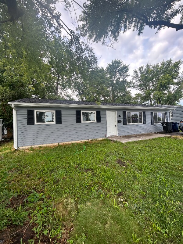 Primary Photo - 1404 E Pitman Ave