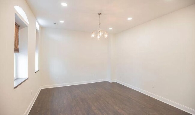 Master Bedroom - 2468 Jasper St