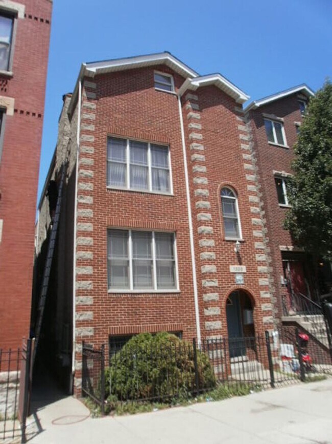 Foto del edificio - Kennelly Properties - 1336