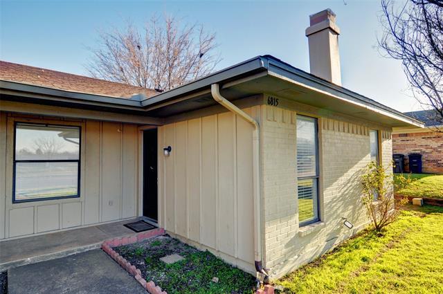 Foto del edificio - 6815 W Cleburne Rd