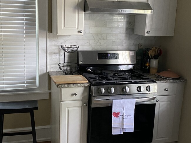 Foto del edificio - 317 Lakeview Dr