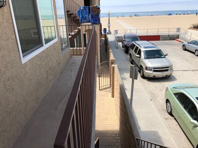 Foto del edificio - 1526 W Oceanfront