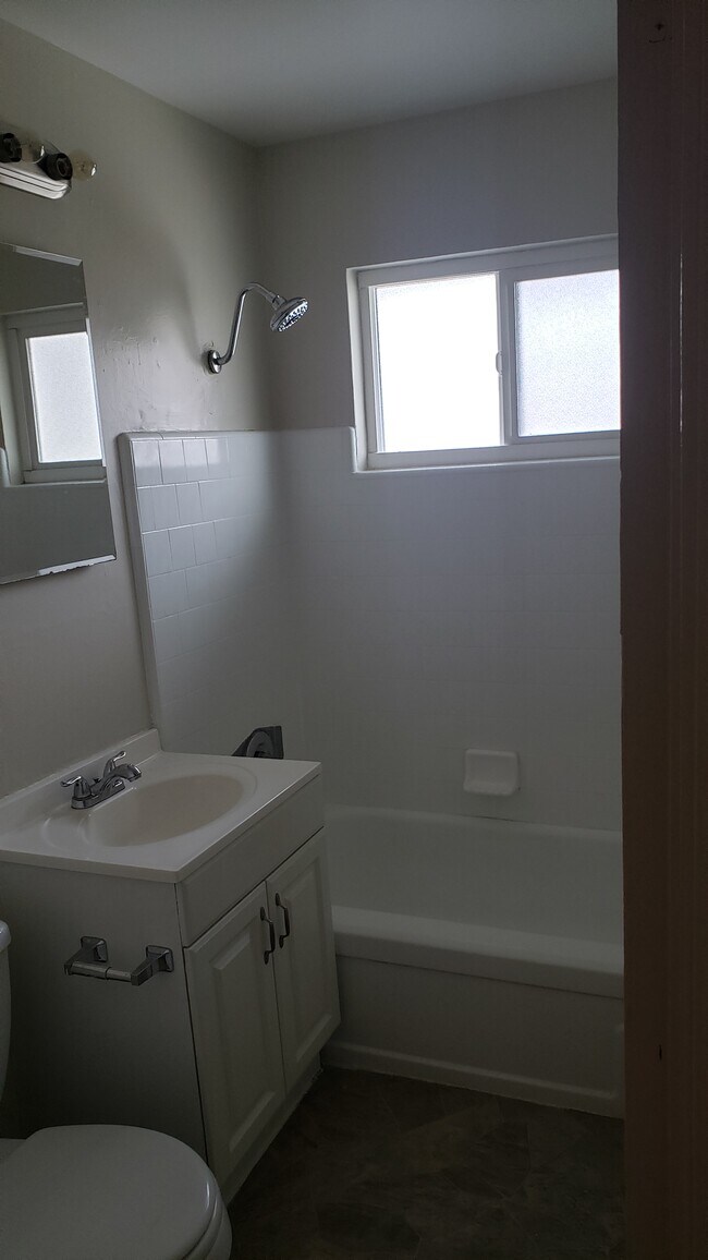 Building Photo - 775 San Justo Ct