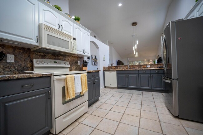 Foto del edificio - 12882 Hampton Lakes Cir