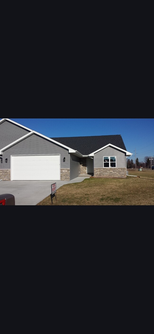 Building Photo - 500 Coonen Dr