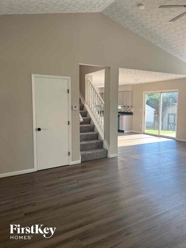 Foto del edificio - 2212 Golden Meadows St