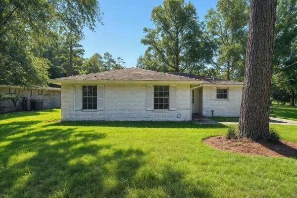Foto del edificio - 10615 Twin Oak Dr