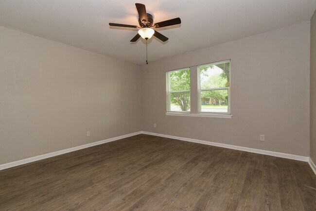 Foto del edificio - 1404 Williamsburg Rd