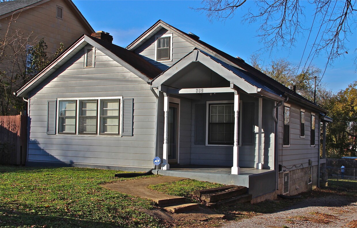 Primary Photo - 612 Benton Ave