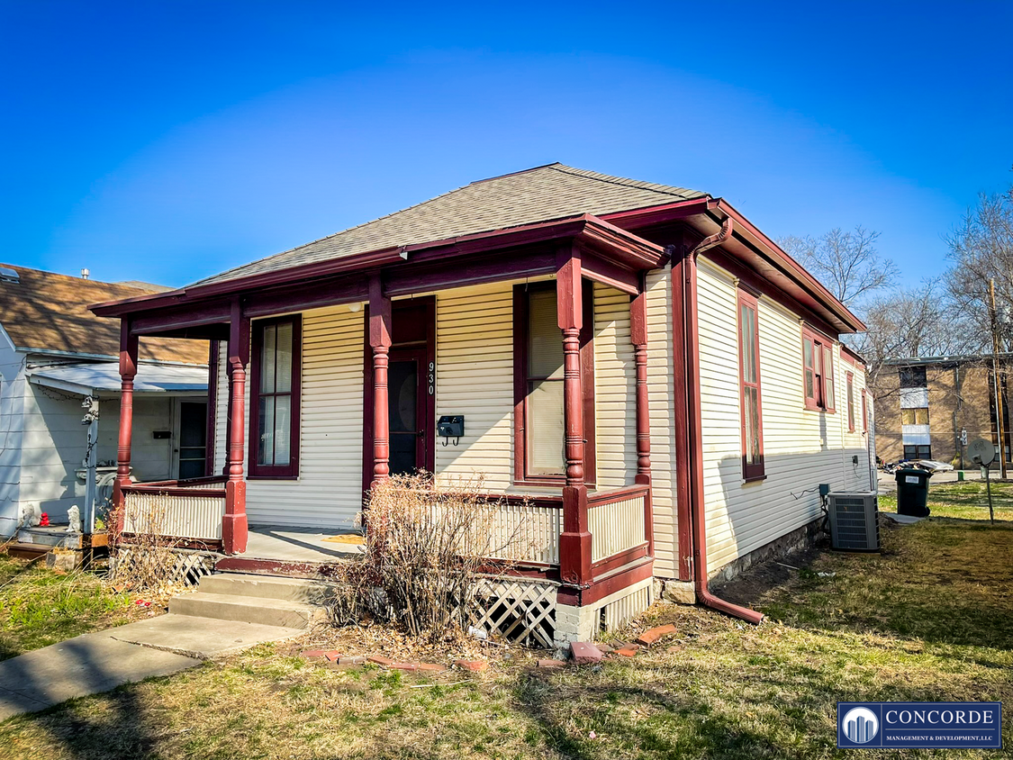 Primary Photo - Quaint 2 Bedroom Home