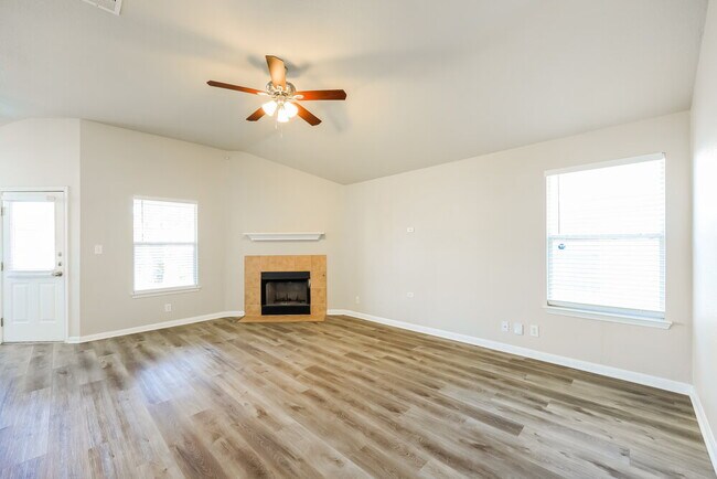 Foto del edificio - 8423 Whitebrush