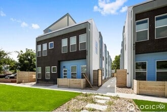 Building Photo - 909 Euclid Ave