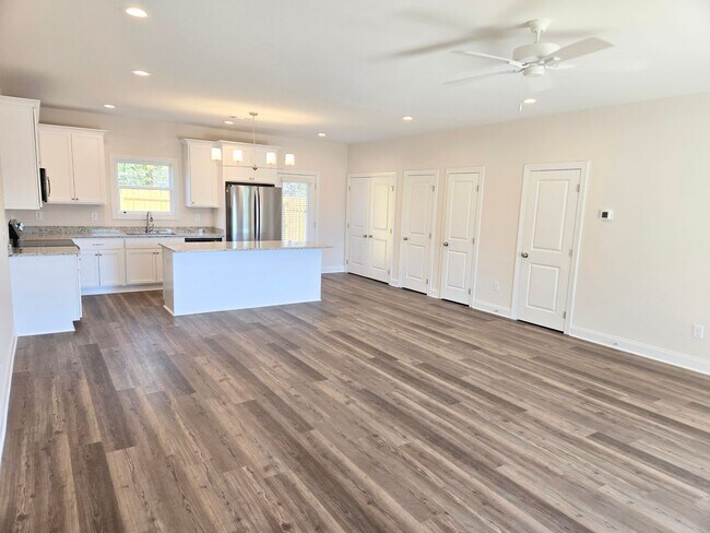 Foto del edificio - 3/2.5 Luxury Townhome Now Available!