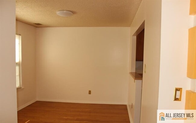 Building Photo - 49 Tanglewood Ct