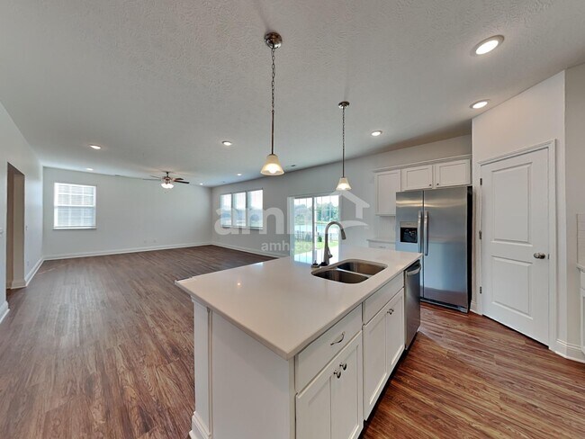Building Photo - 8396 Northpoint Dr