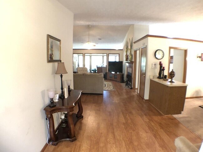 Foto del edificio - 2582 Herndon Rd