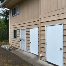 Building Photo - 2507 1/2 B St