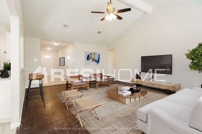 Foto del edificio - 1503 Green Trail Dr