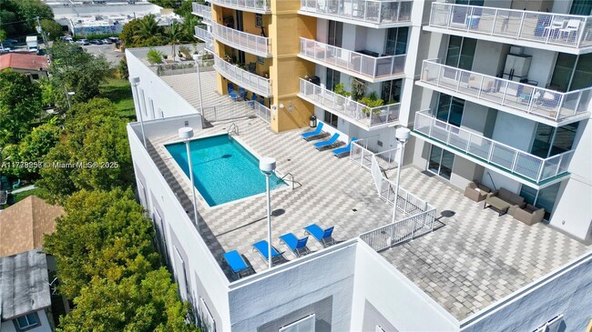 Building Photo - 900 SW 8th St
