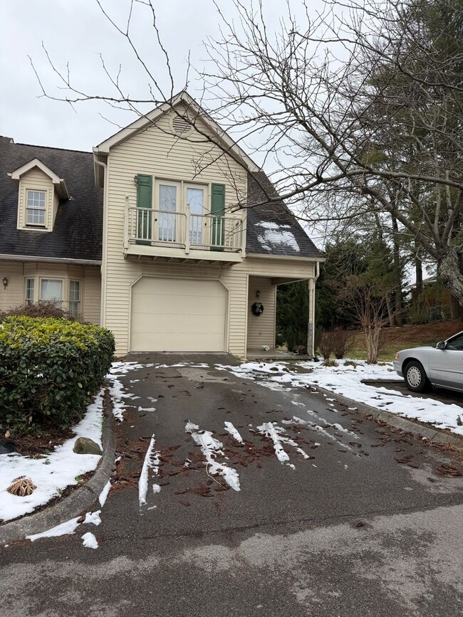 Foto del edificio - 2033 N Economy Rd