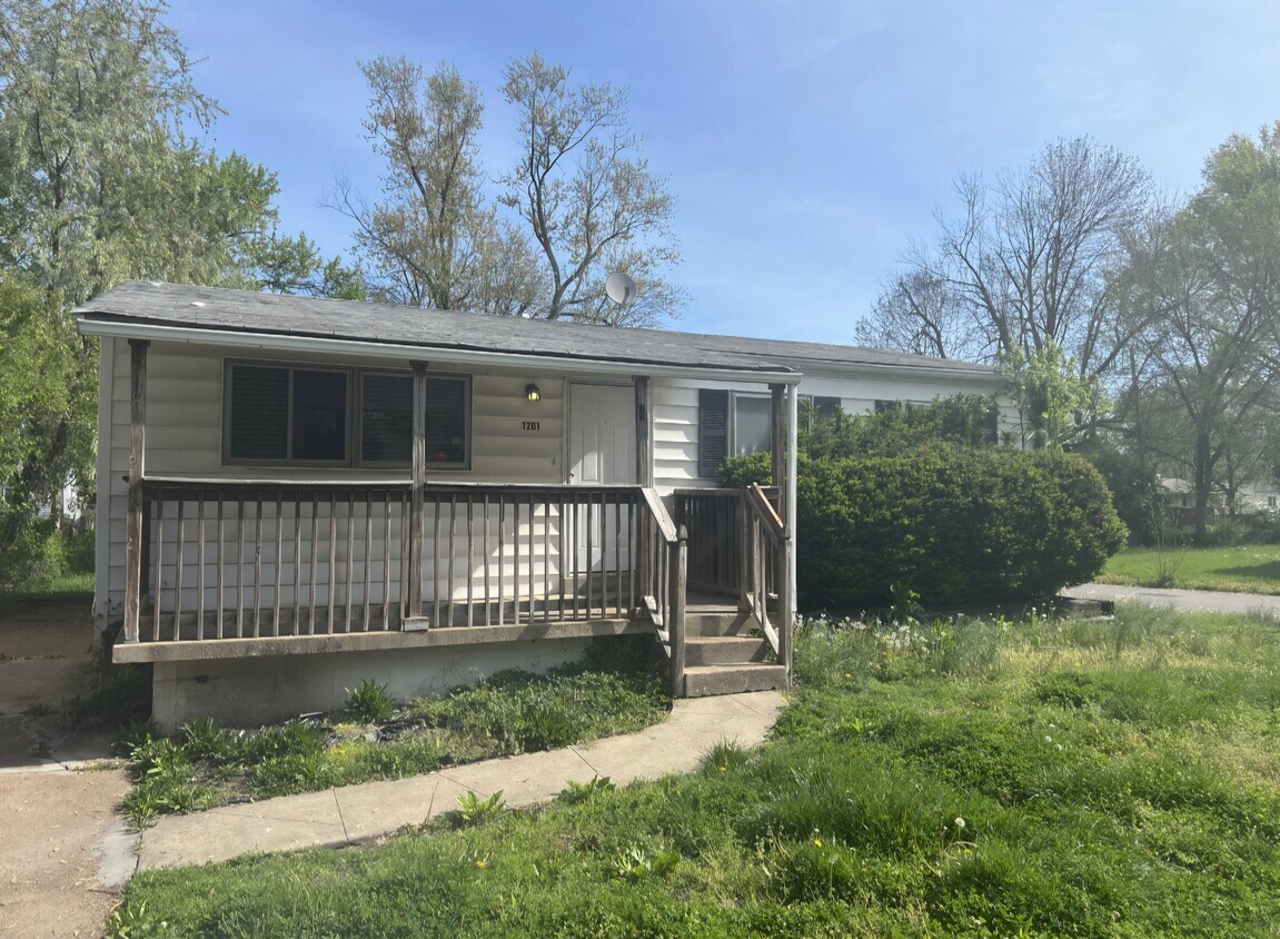 Foto principal - 1201 Baron Ave