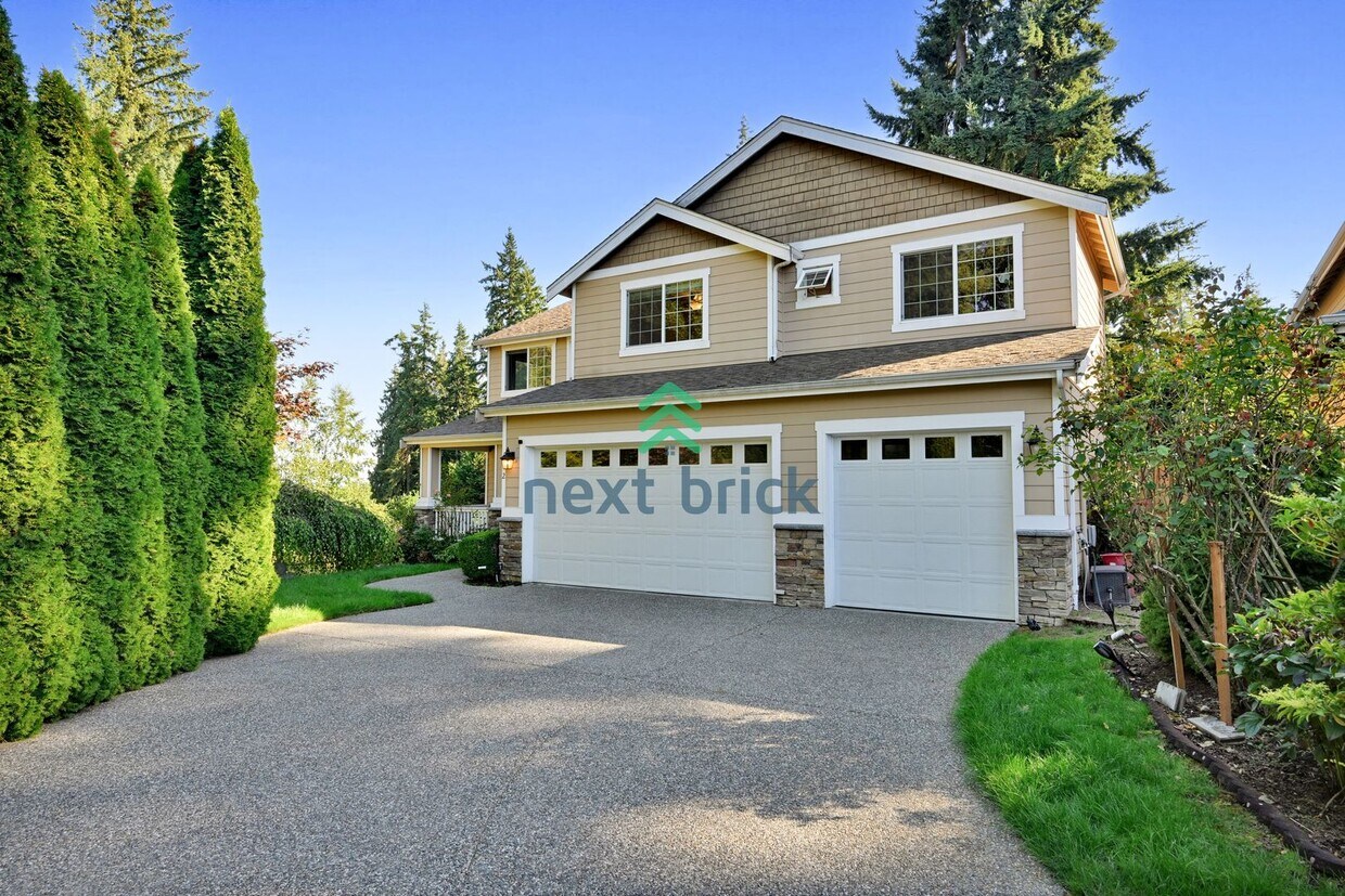 Foto principal - 4 BED & 3 BATH SINGLE FAMILY HOUSE FOR RENT