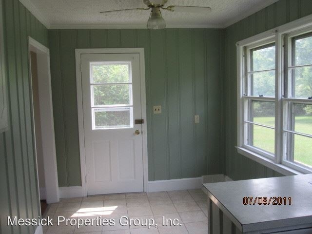 Building Photo - 4320 Pinewood Ter