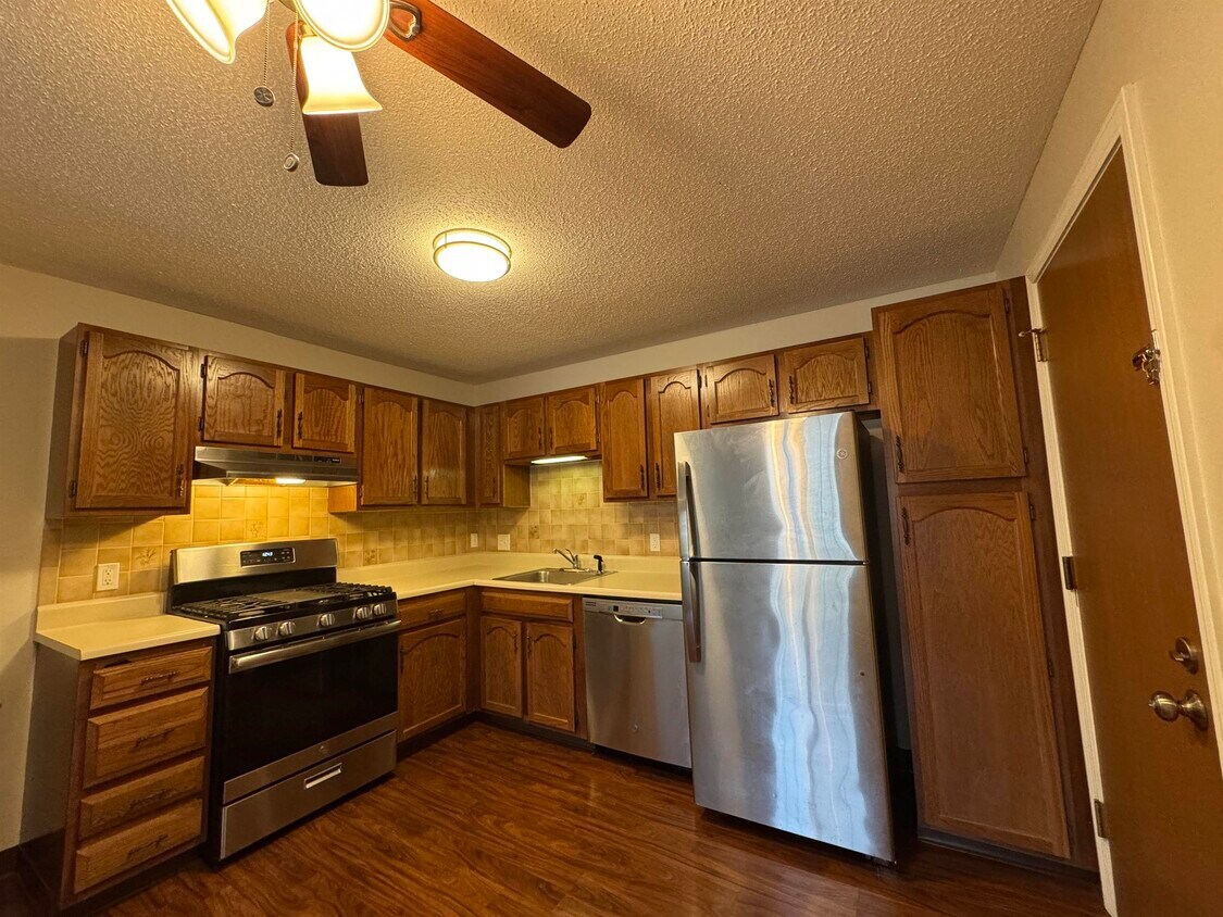 Foto principal - 379 Huse Rd