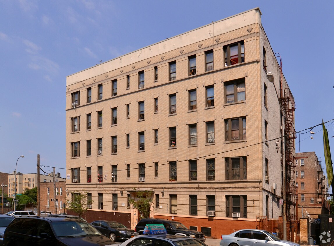 Foto del edificio - 53 E 182nd St