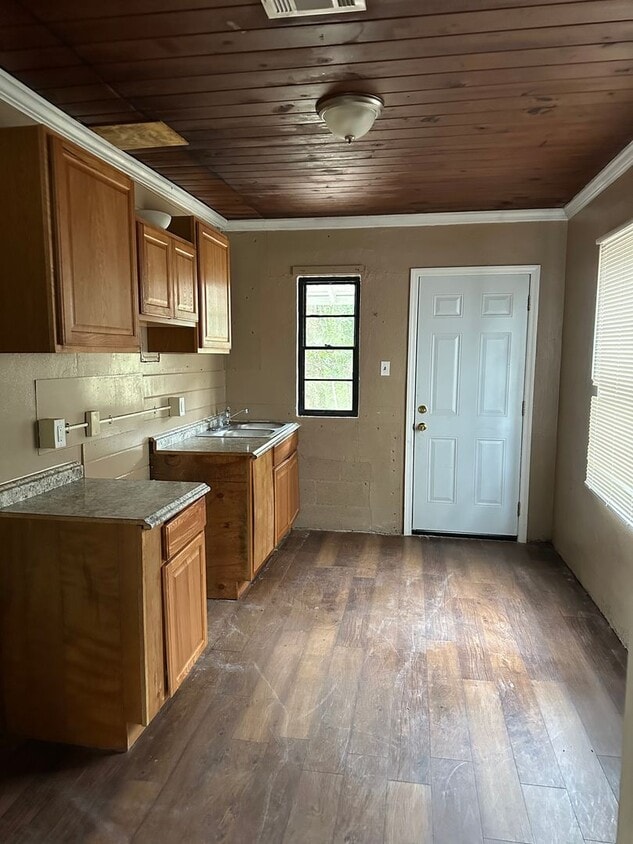 Foto del edificio - 311 S Cleveland St