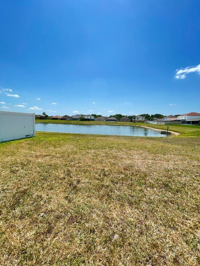 Foto del edificio - Large 4 BR Sanford home - great layout - W...