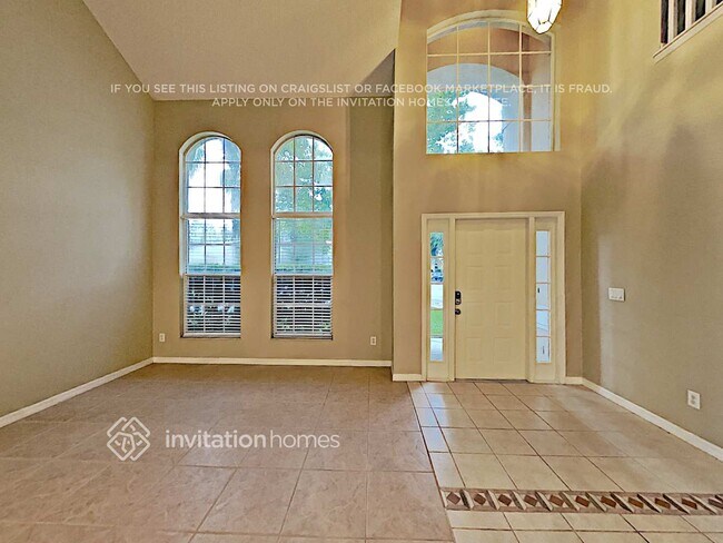 Foto del edificio - 391 Oak Springs Ct