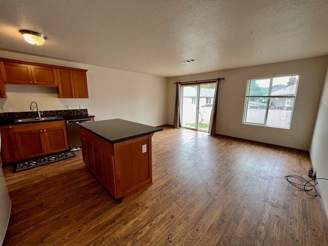 Building Photo - 297 Sowell Dr