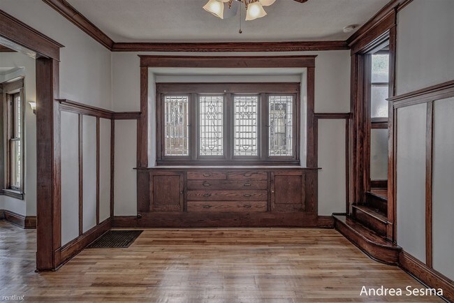 Building Photo - 750 College Ave SE