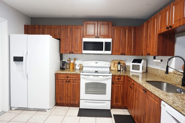 Building Photo - 7424 SW 162nd Pl
