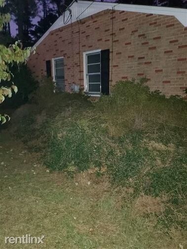 Building Photo - 3 br, 1 bath House - 113 Pinion Dr