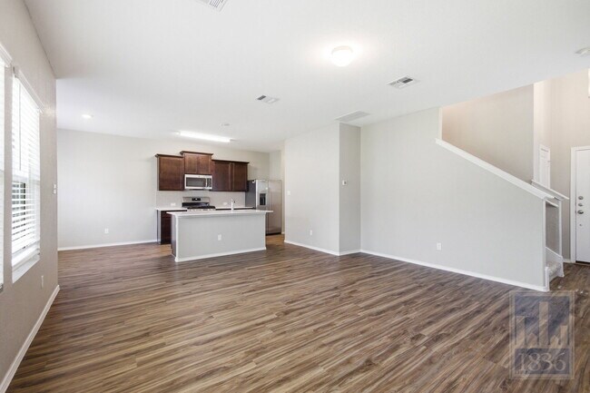Foto del edificio - 108 Wind Flower Ln
