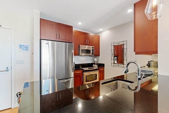 Building Photo - Awesome Luxury 1;bed, 1bath condo