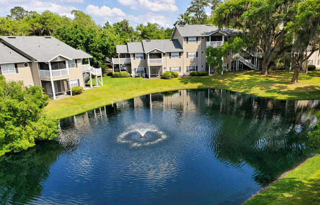 Foto del edificio - Lake Crossing Apartments