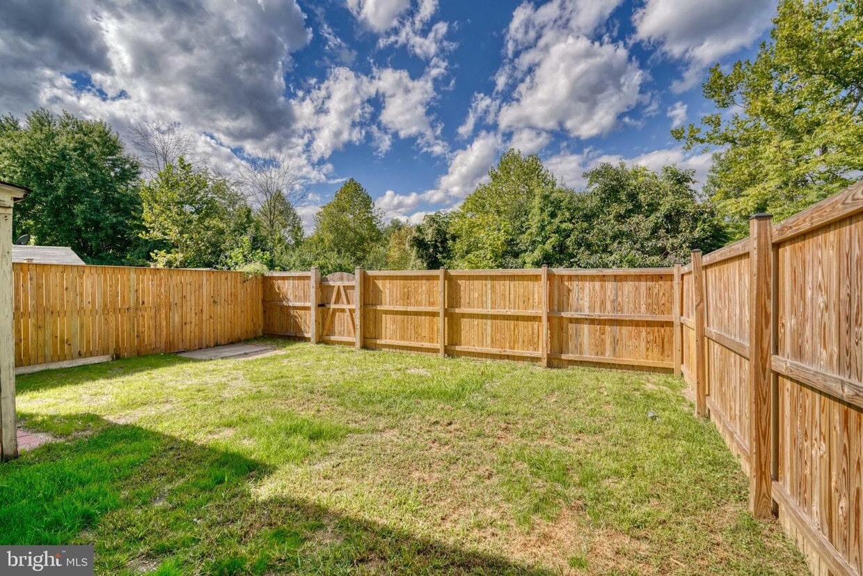 5246 King Arthur Cir, Rosedale, MD 21237 Townhome Rentals in Rosedale