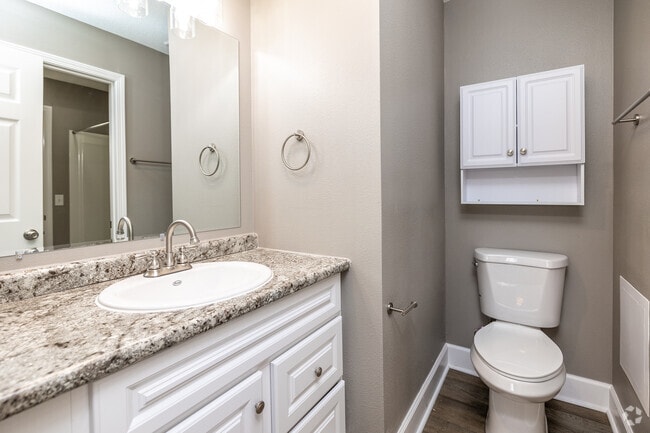 2BR, 1.5BA - Sun Room Large/1,070 SF - Regency Woods