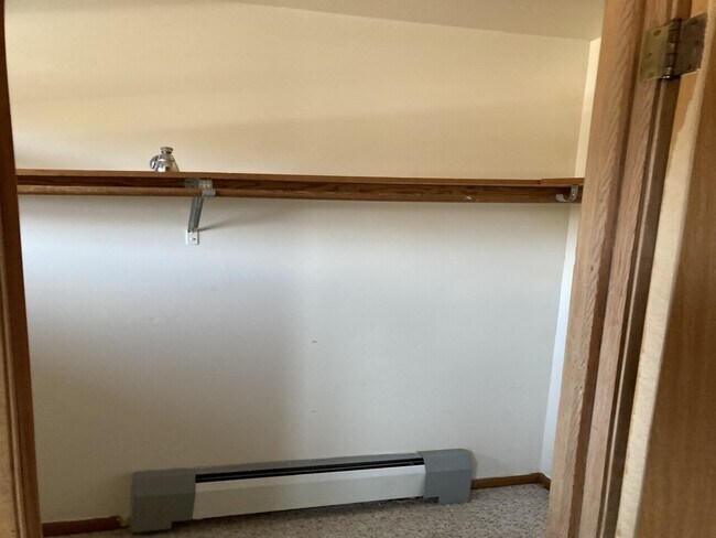 Building Photo - Overland Apt