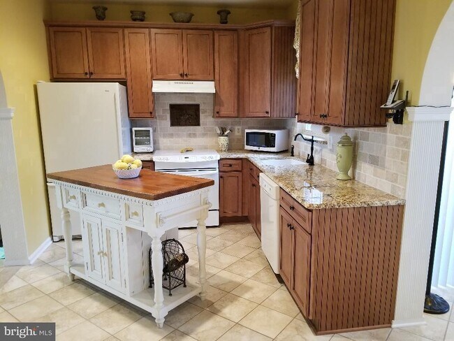 Foto del edificio - 2110 Millhaven Dr