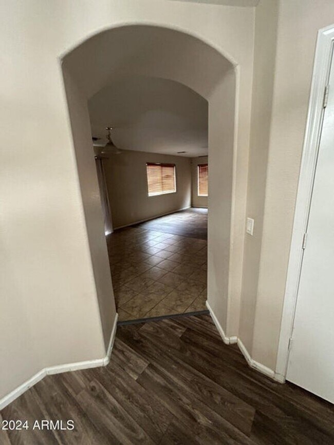 Foto del edificio - Very Spacious 4 bedroom, 2.5 bath in San Tan Valley