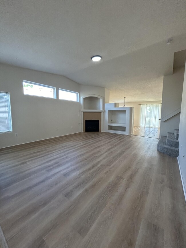 Foto del edificio - 6120 Loro Ave NW