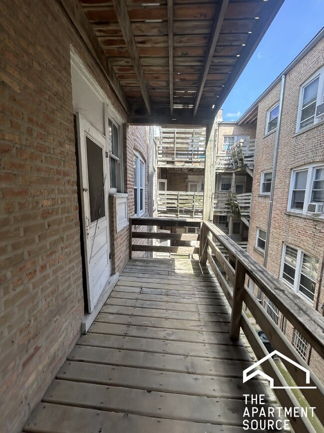 Foto del edificio - 4402 N Winchester Ave