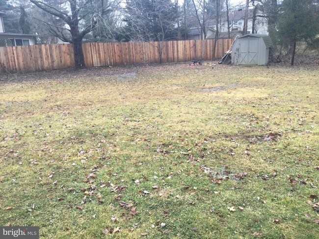 Building Photo - 982 Greenbriar Dr