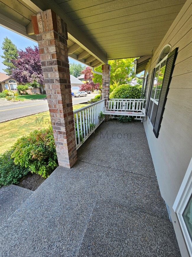 Photo - 17482 NW Fieldstone Dr House