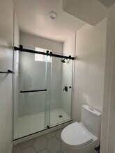 Building Photo - 5260 Premiere Hls Dr