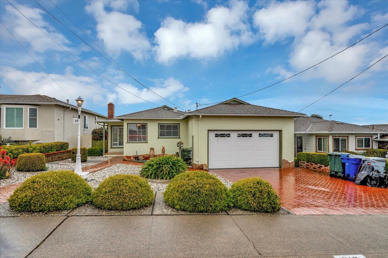 Foto principal - 619 Santa Susana Ave